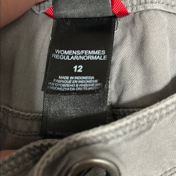 The North Face Women's Cargo Shorts - Gray - Picture 3 of 7